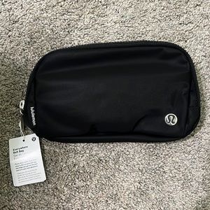 Black lululemon belt bag